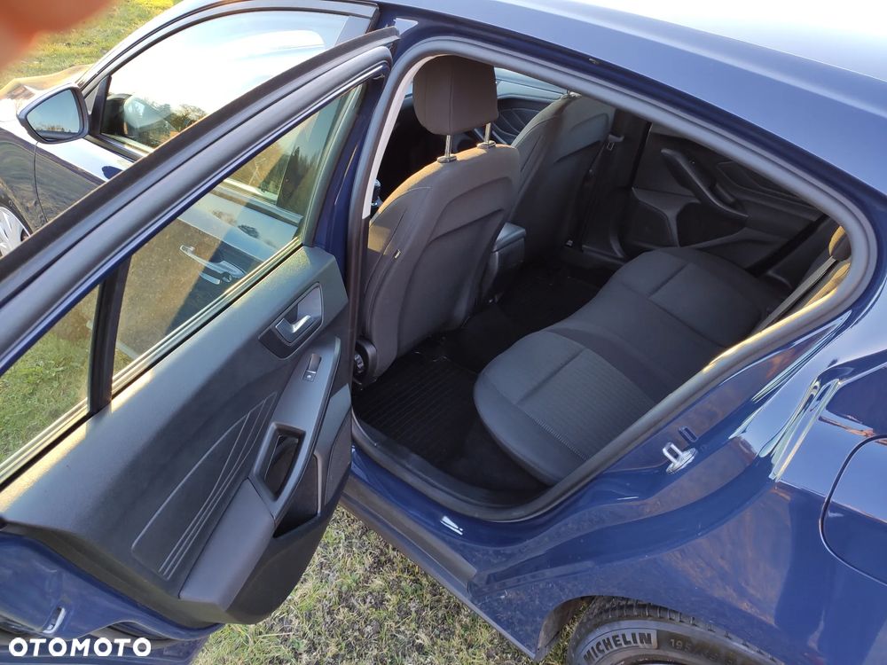 Ford Focus 1.0 EcoBoost Trend Edition - 12