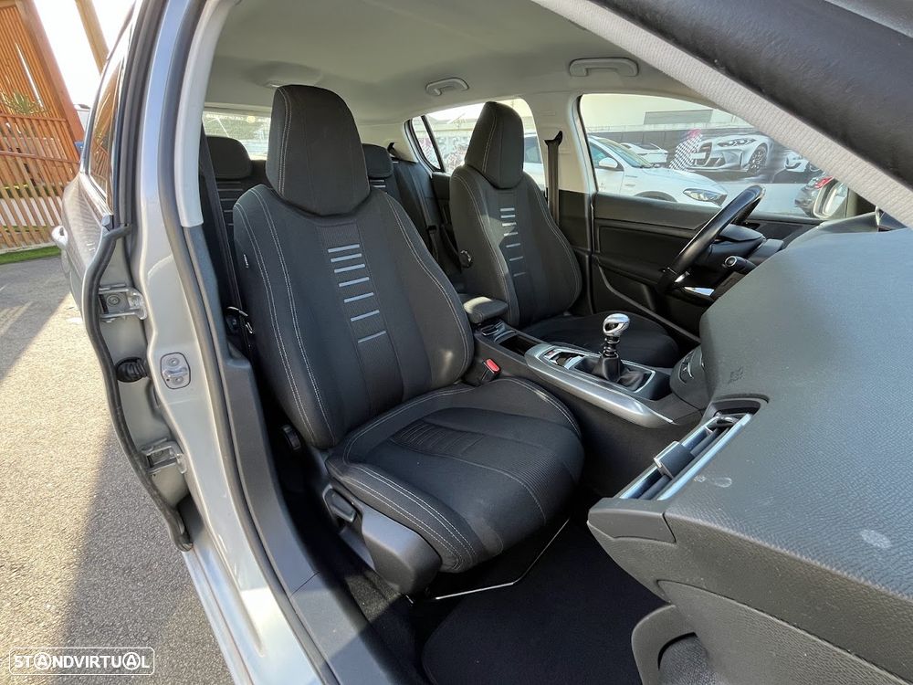 Peugeot 308 1.6 e-HDi Allure - 23