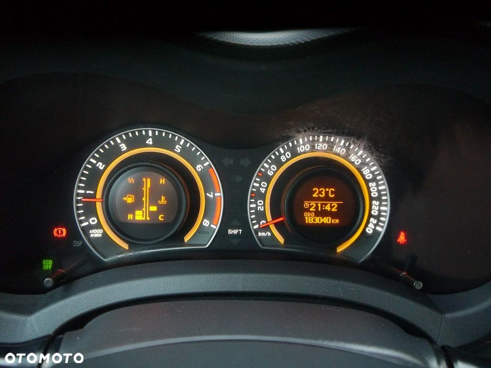 Toyota Auris 1.33 VVT-i Terra - 29