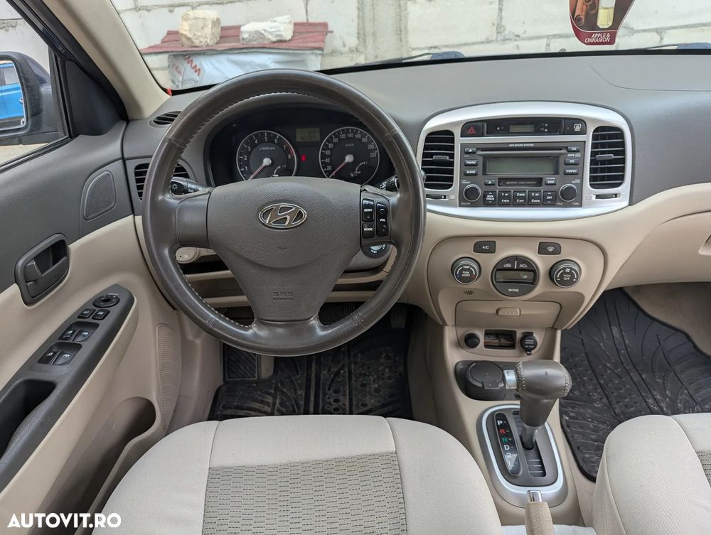 Hyundai Accent - 7