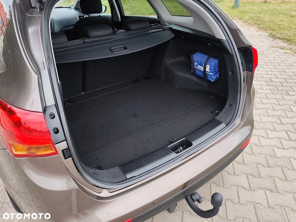 Kia Ceed 1.6 CRDi 128 Fifa World Cup Edition - 14
