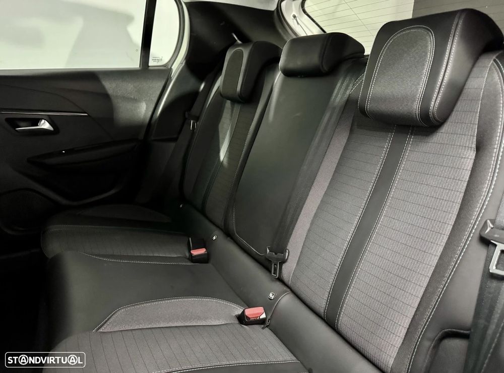 Peugeot e-208 50 kWh Allure Pack - 3