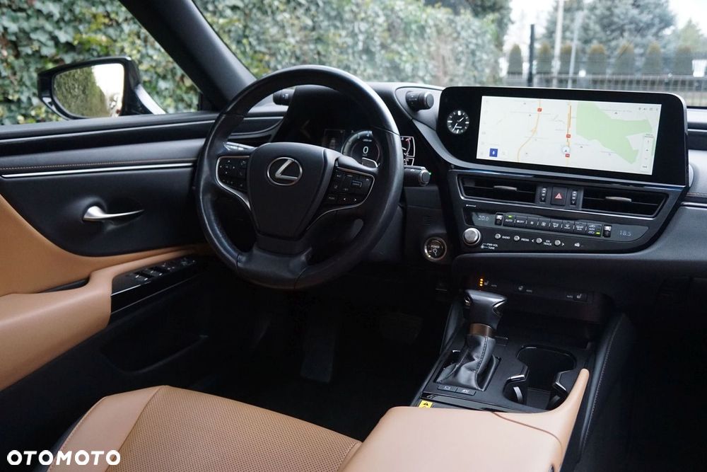 Lexus ES 300h Business Edition - 3