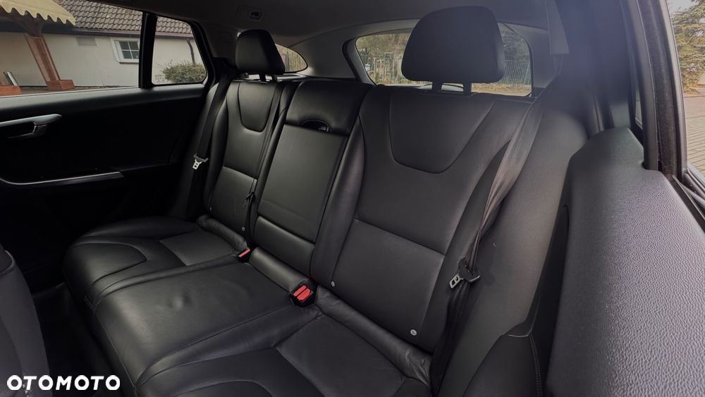 Volvo V60 D4 Geartronic Momentum - 9