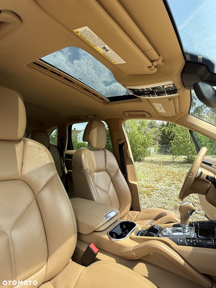 Porsche Cayenne - 25