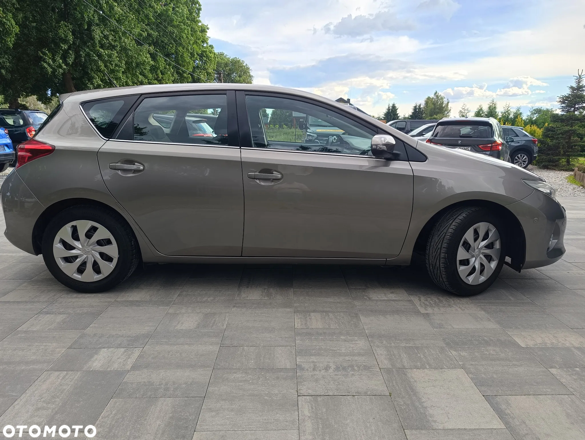 Toyota Auris 1.6 Premium - 8