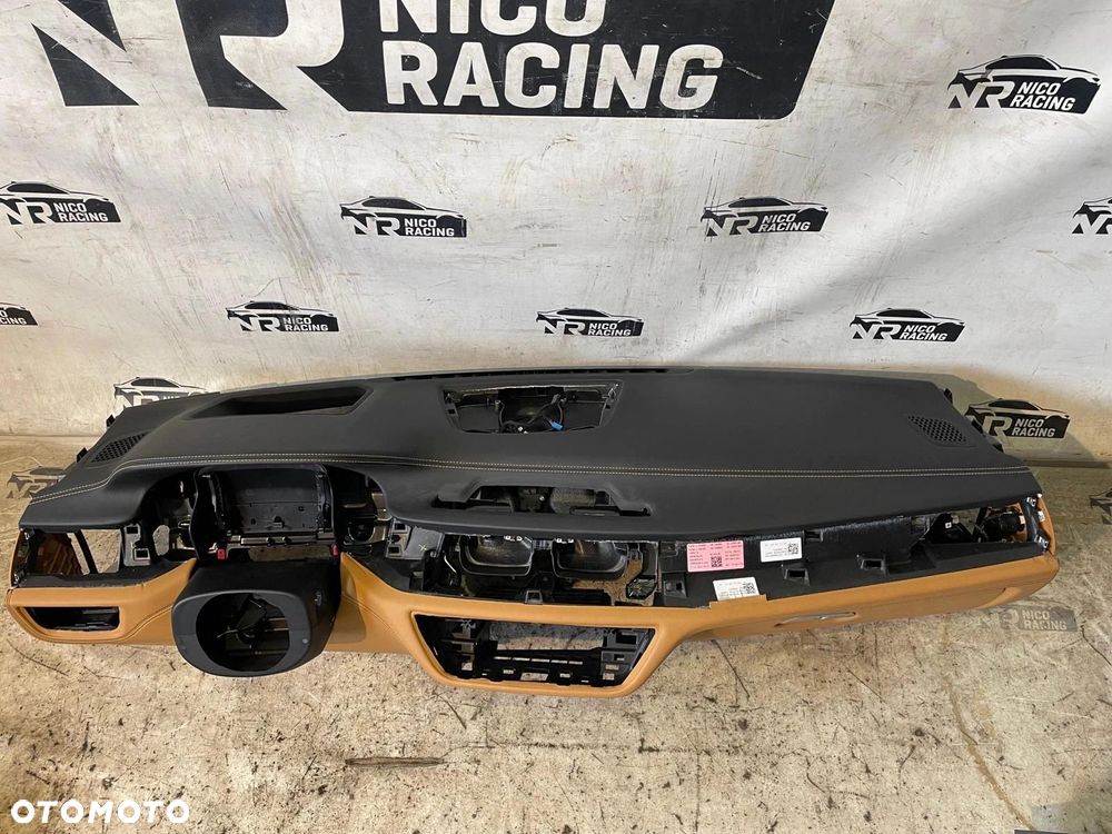 DESKA ROZDZIELCZA KONSOLA PODUSZKI PASY BMW 7 G11 G12 SKÓRA HUD CARAMEL - 2