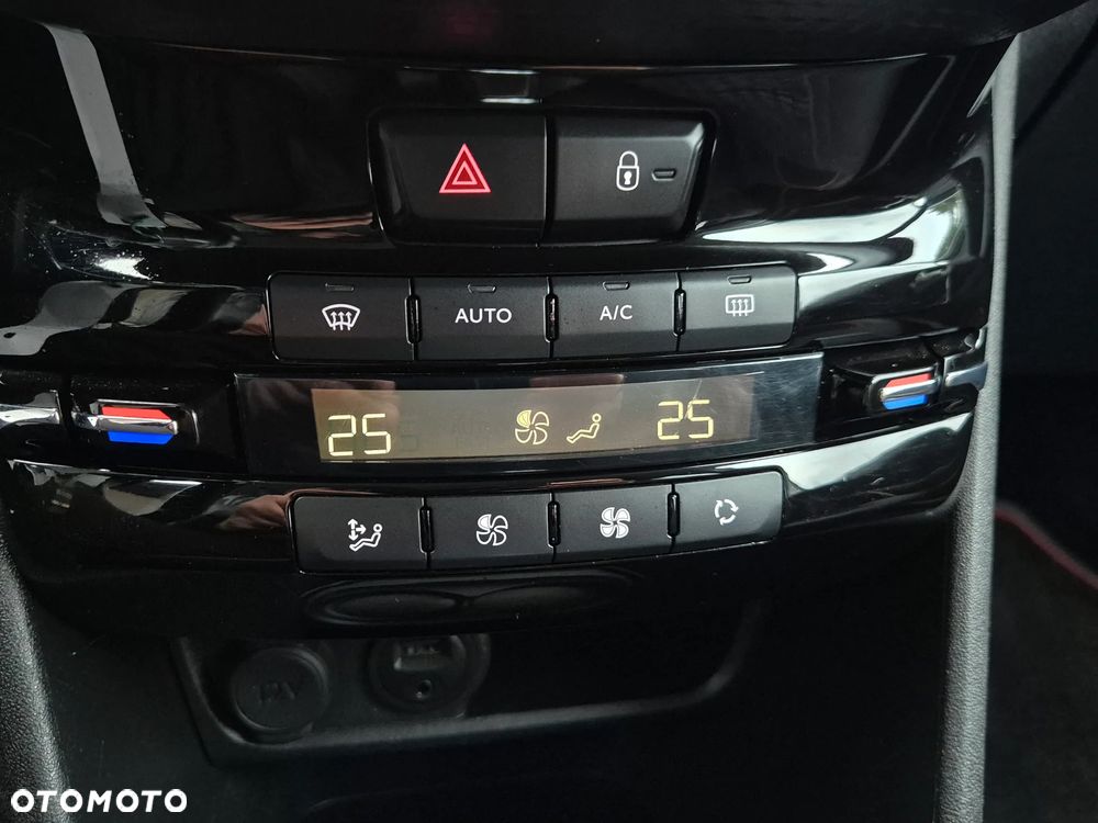 Peugeot 2008 BlueHDi FAP 120 STOP & START GT-Line Edition - 26