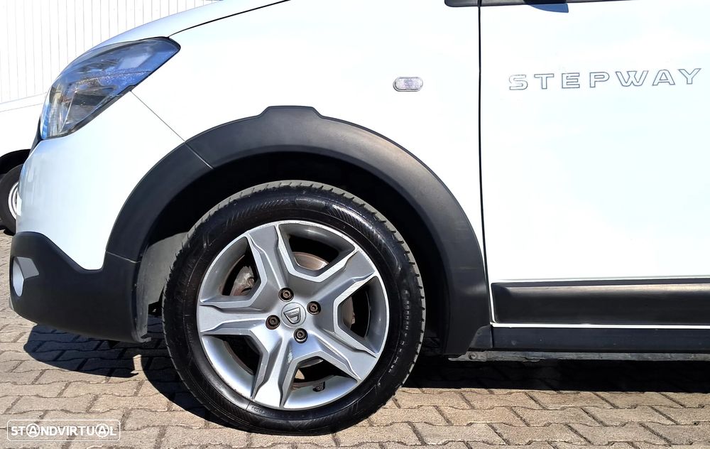 Dacia Lodgy 1.5 dCi Stepway 7L - 25