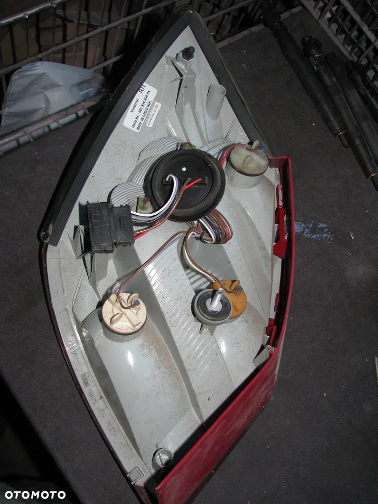 SKODA FABIA II LAMPA PRAWA TYŁ TYLNA EUROPA HB - 4
