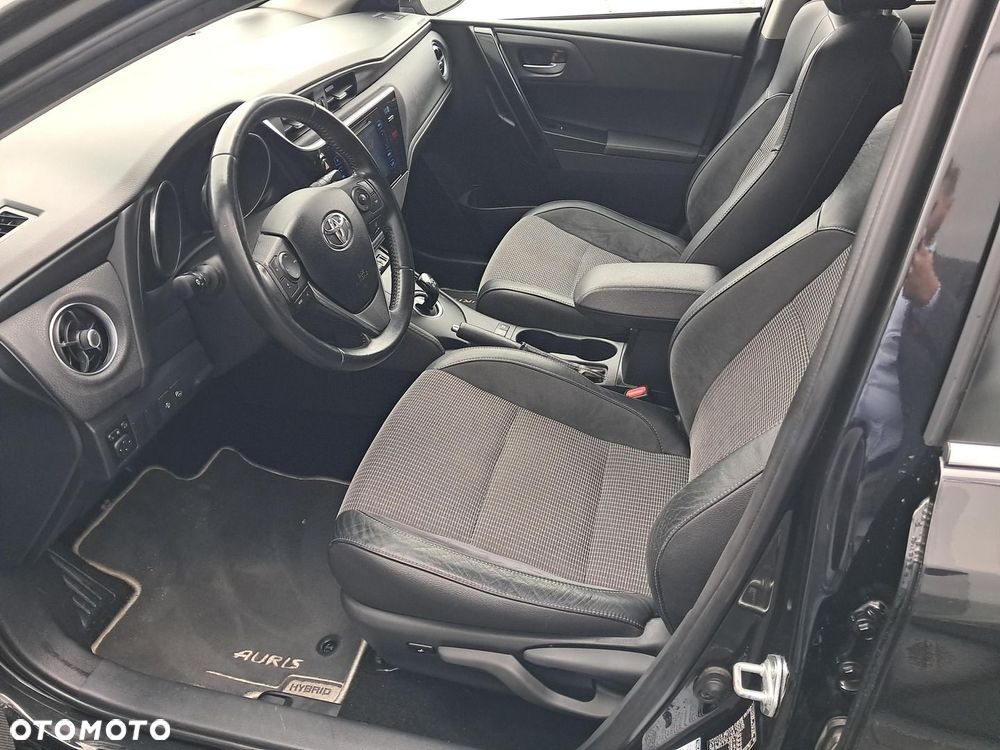 Toyota Auris - 12