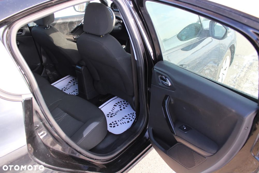 Peugeot 208 1.4 HDi Access - 12