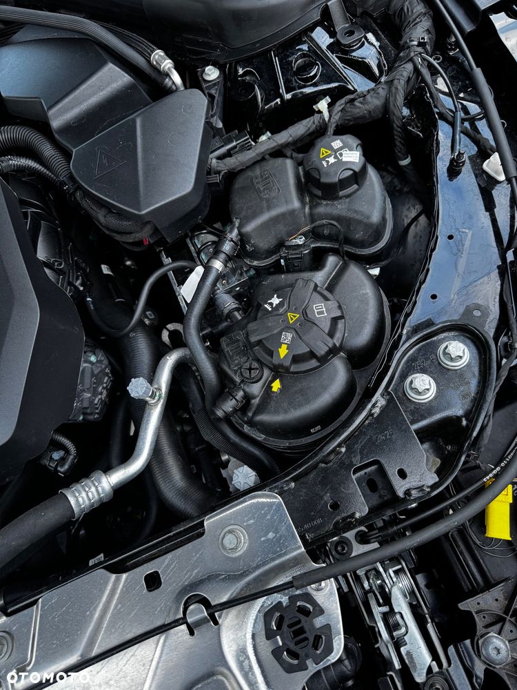 BMW Seria 3 330e PHEV sport - 16