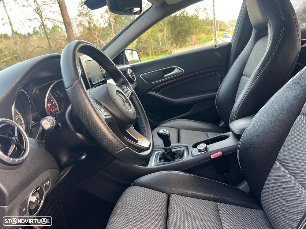 Mercedes-Benz CLA 180 d Shooting Brake AMG Line - 30