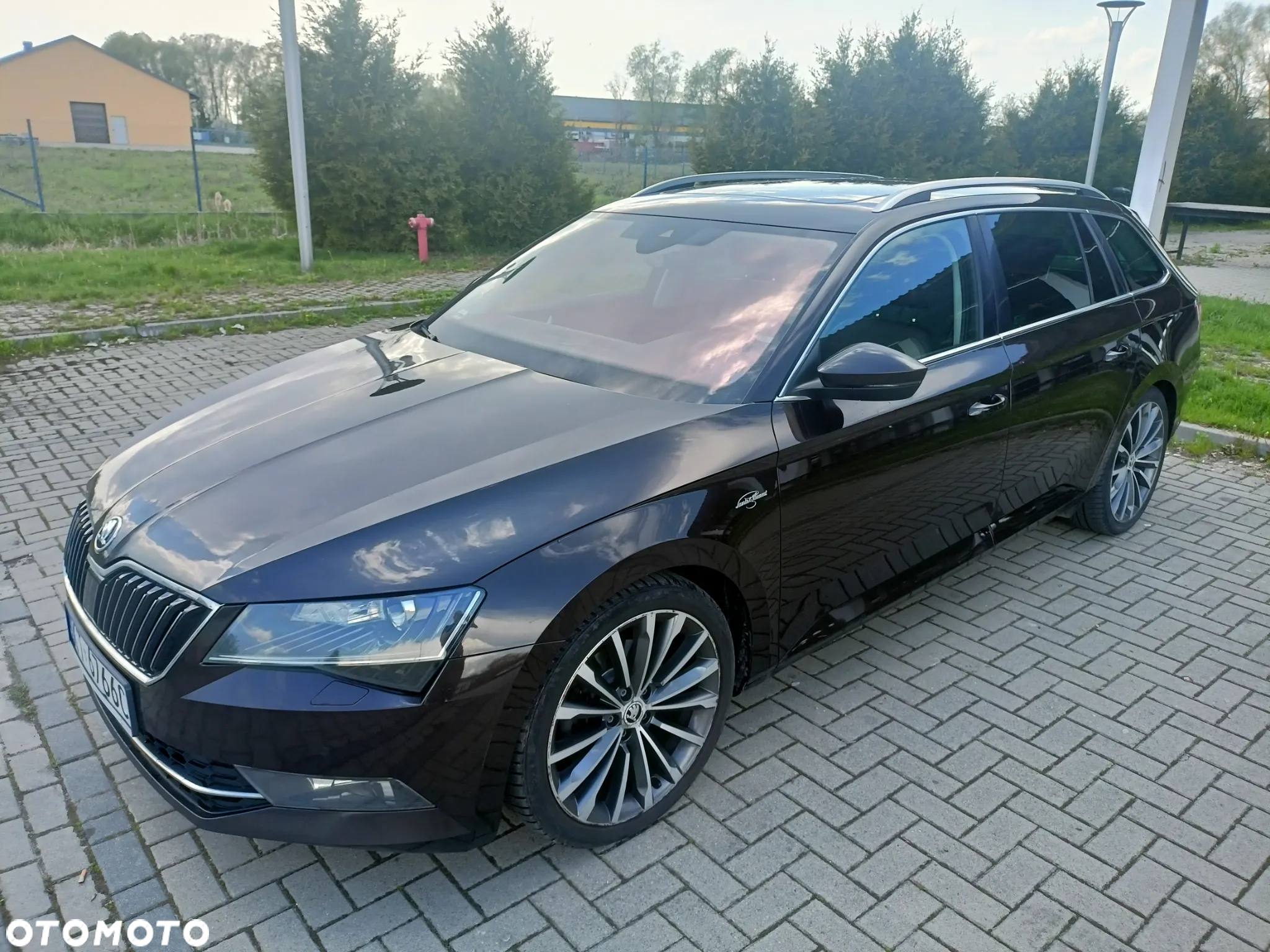 Skoda Superb 2.0 TDI L&K DSG - 2