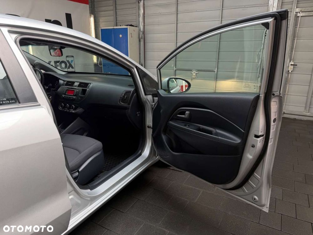 Kia Rio - 40