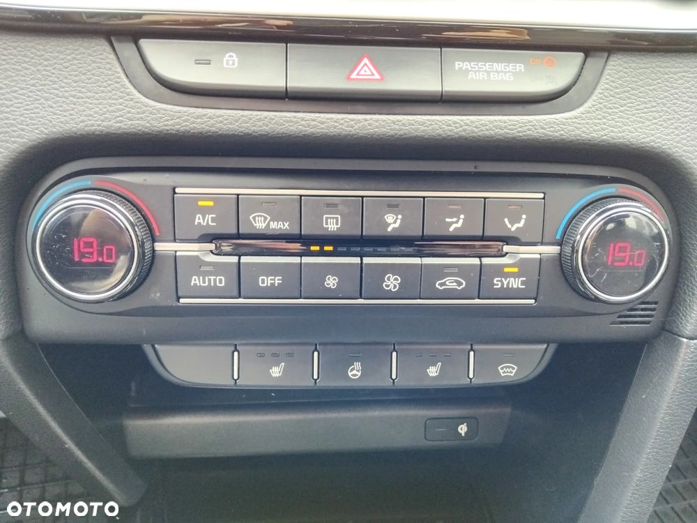 Kia Ceed 1.5 T-GDI Business Line Plus - 12