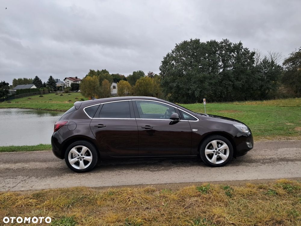 Opel Astra IV 1.4 T Cosmo - 5