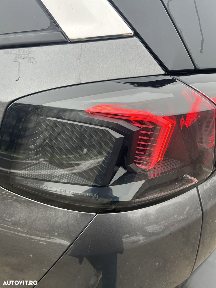 Peugeot 5008 PureTech 130 EAT8 Stop & Start Active Pack - 21