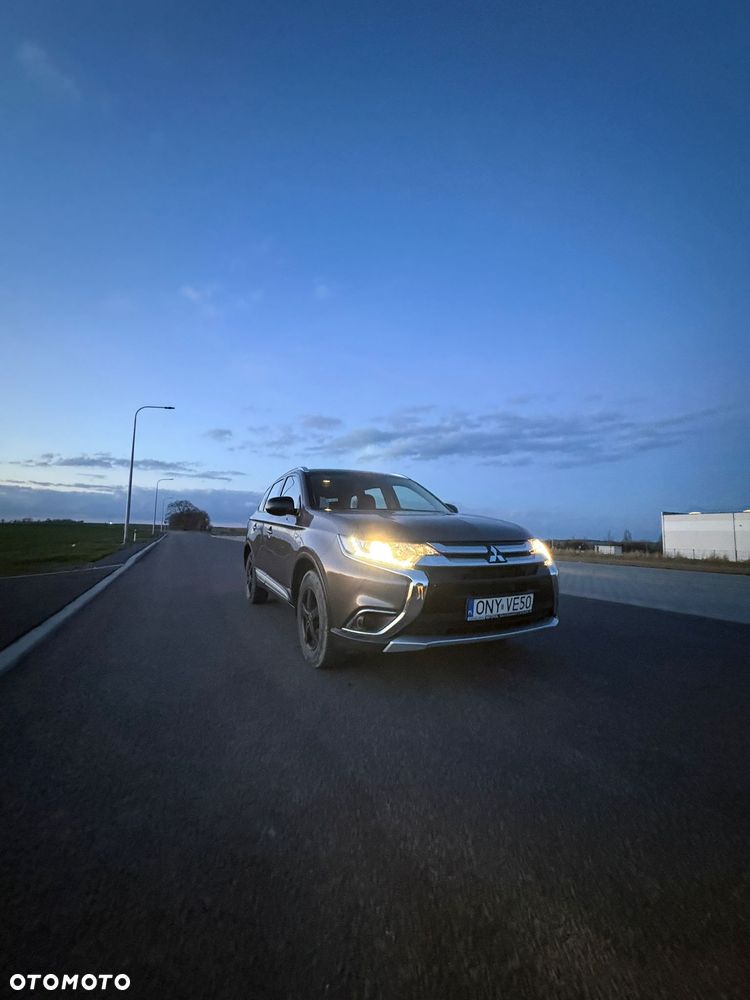 Mitsubishi Outlander 2.0 City Style 2WD - 2
