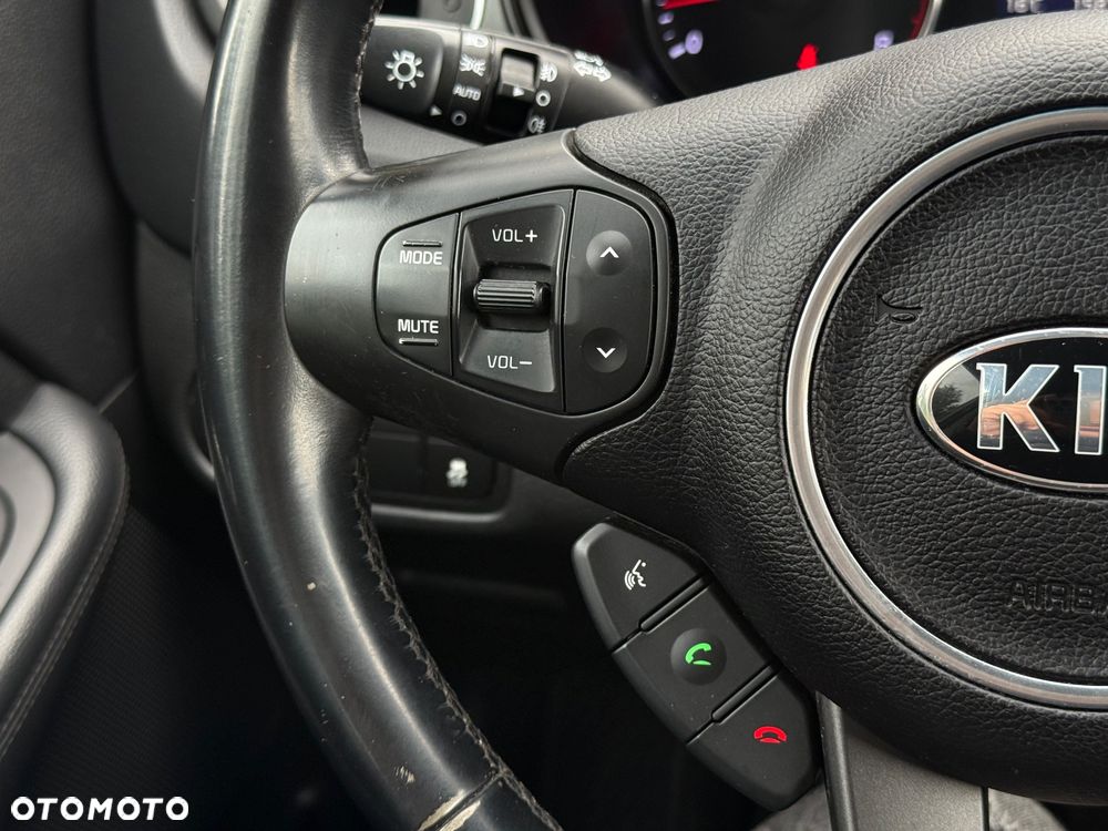 Kia Carens 1.6 GDI Dream-Team Edition - 18