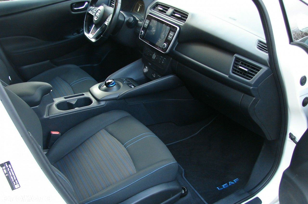 Nissan Leaf - 12