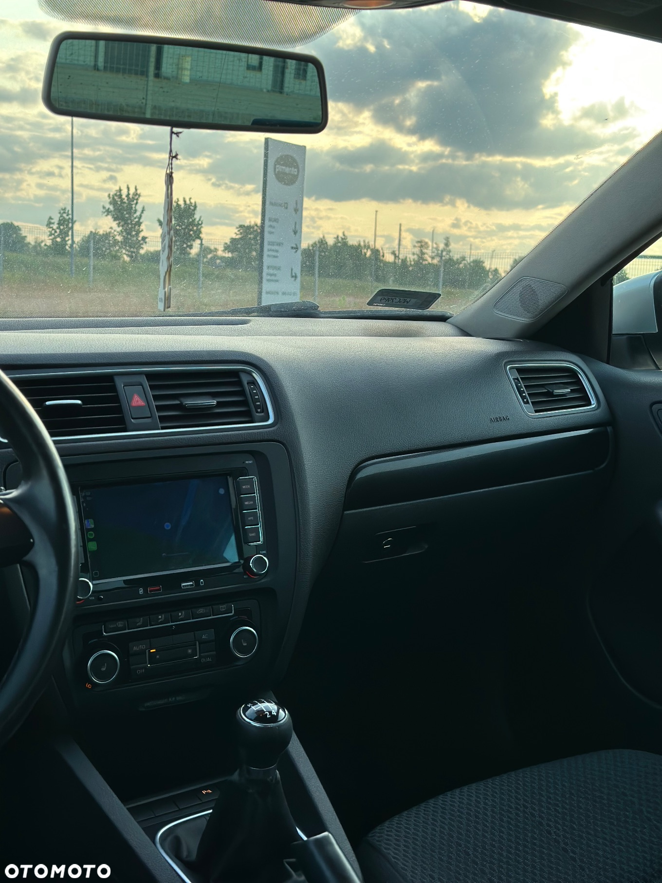 Volkswagen Jetta 1.6 TDI Highline - 15