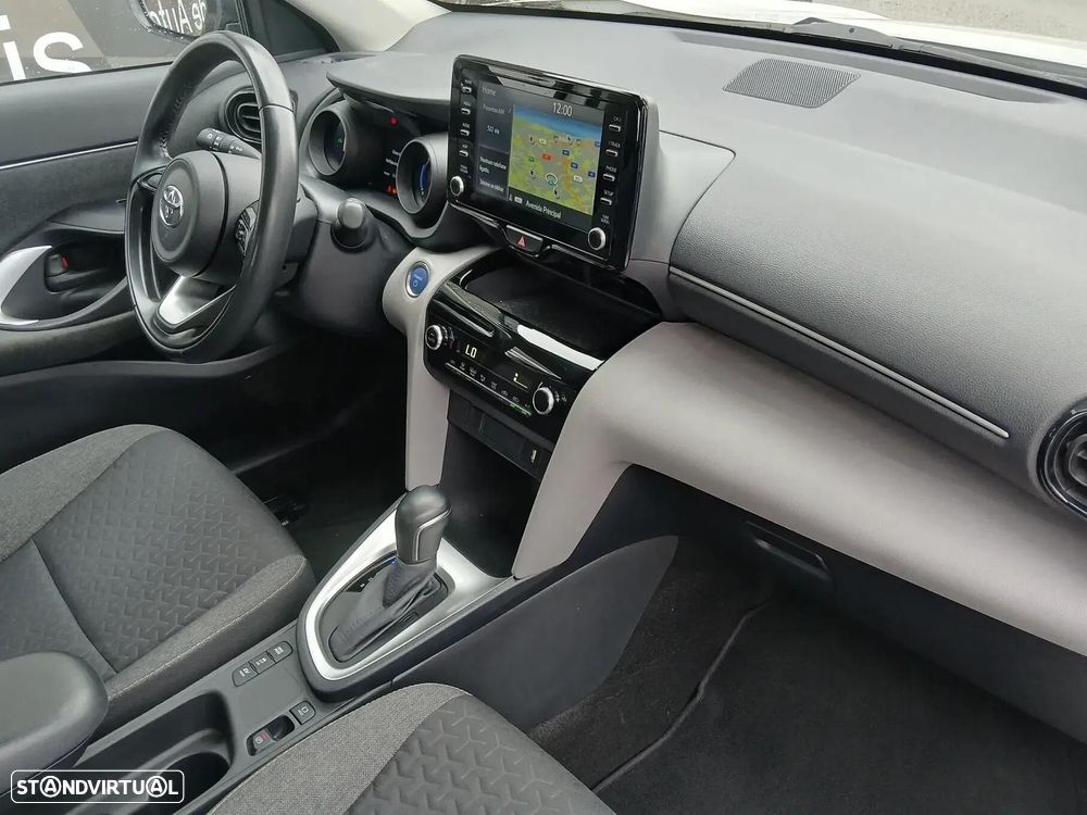 Toyota Yaris Cross 1.5 HDF Comfort Plus - 28