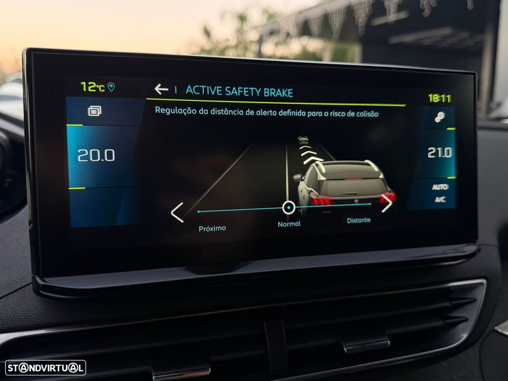 Peugeot 3008 1.6 Hybrid Allure e-EAT8 - 48