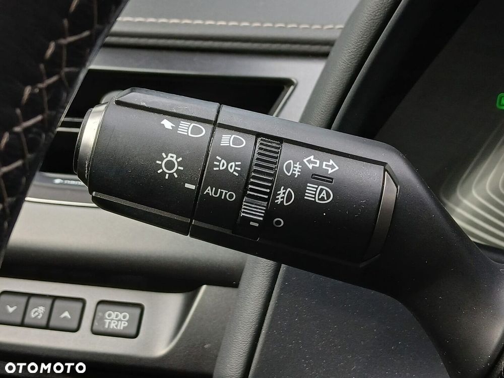 Lexus UX 250h GPF Business Edition 2WD - 33