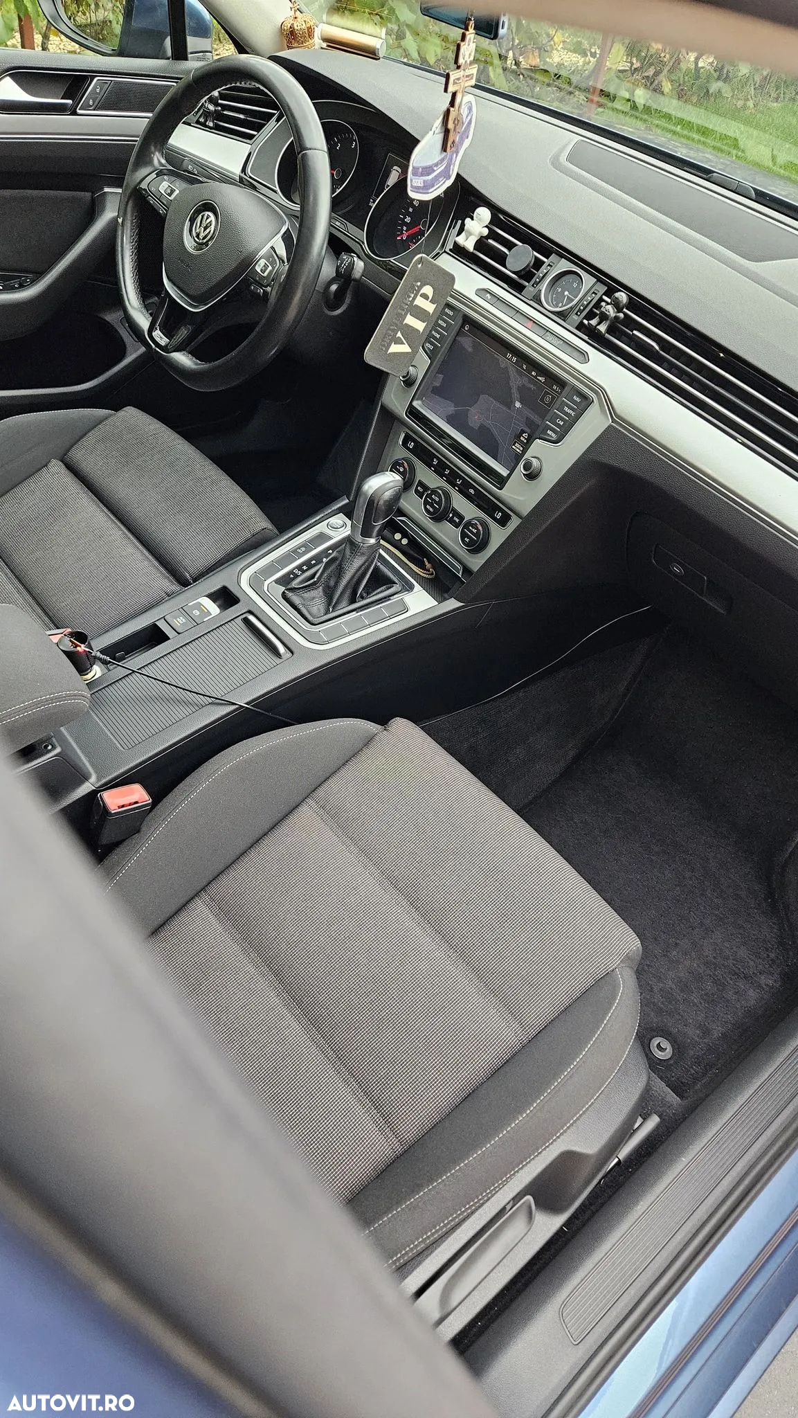 Volkswagen Passat Variant 1.6 TDI SCR DSG Conceptline - 19