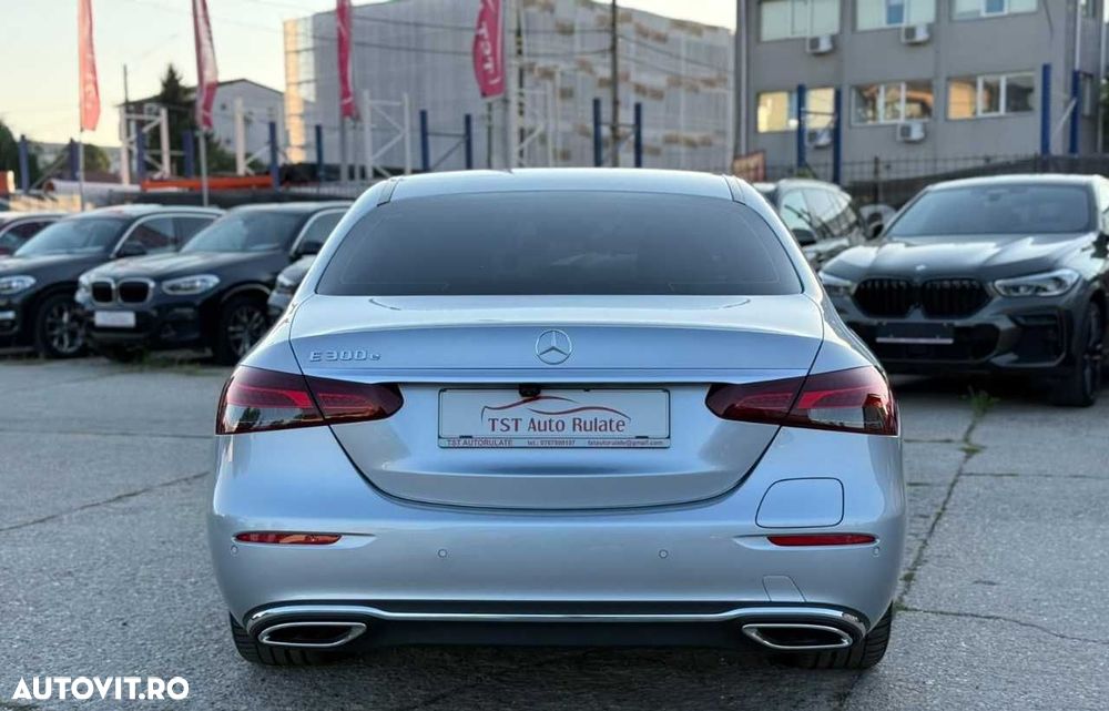 Mercedes-Benz E - 8