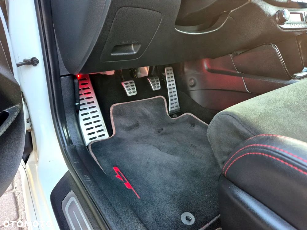Kia ProCeed - 25
