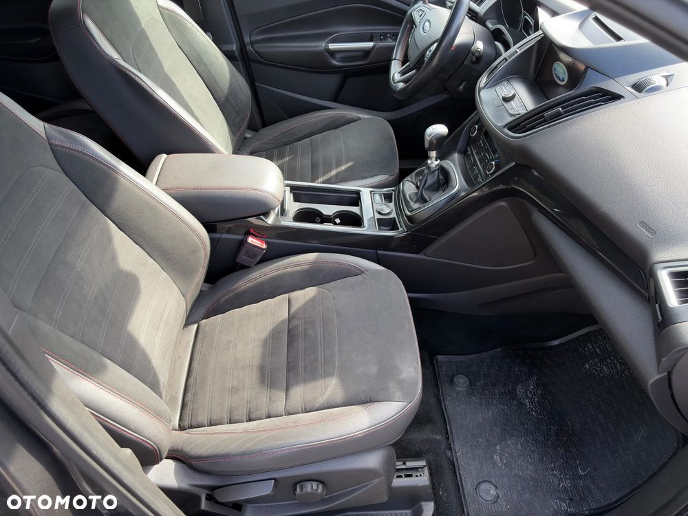 Ford Kuga - 28