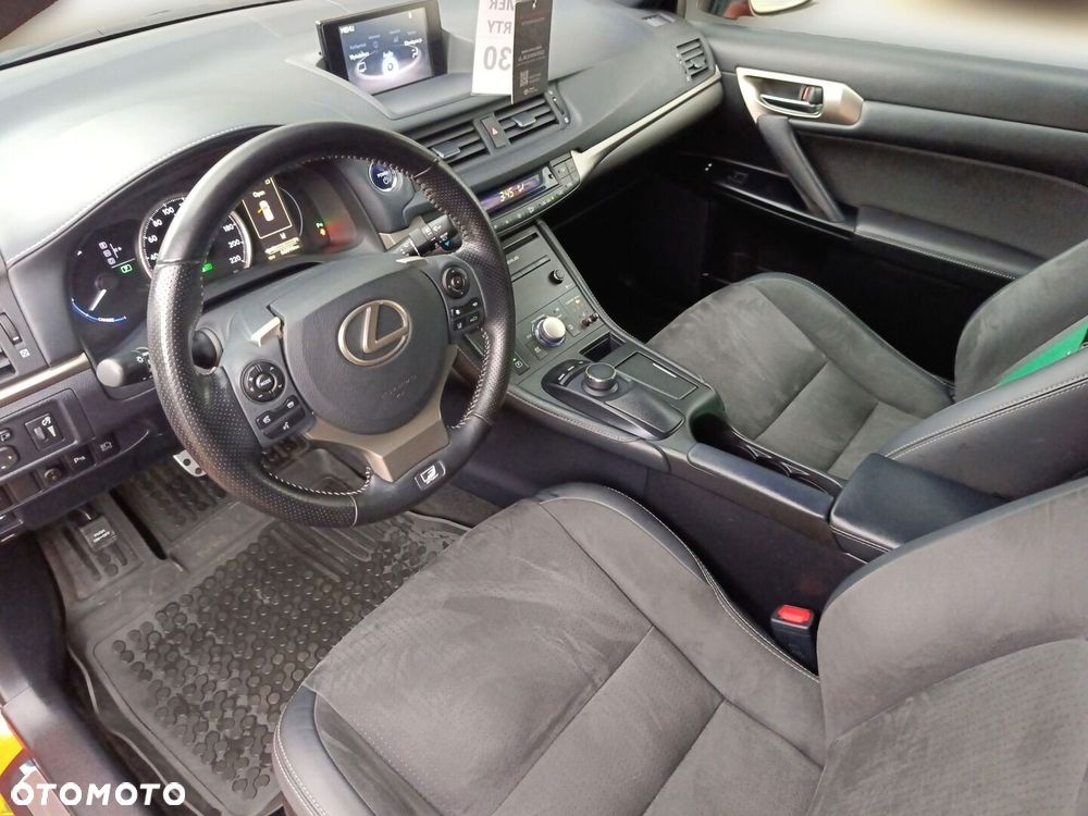 Lexus CT 200h F Sport - 28