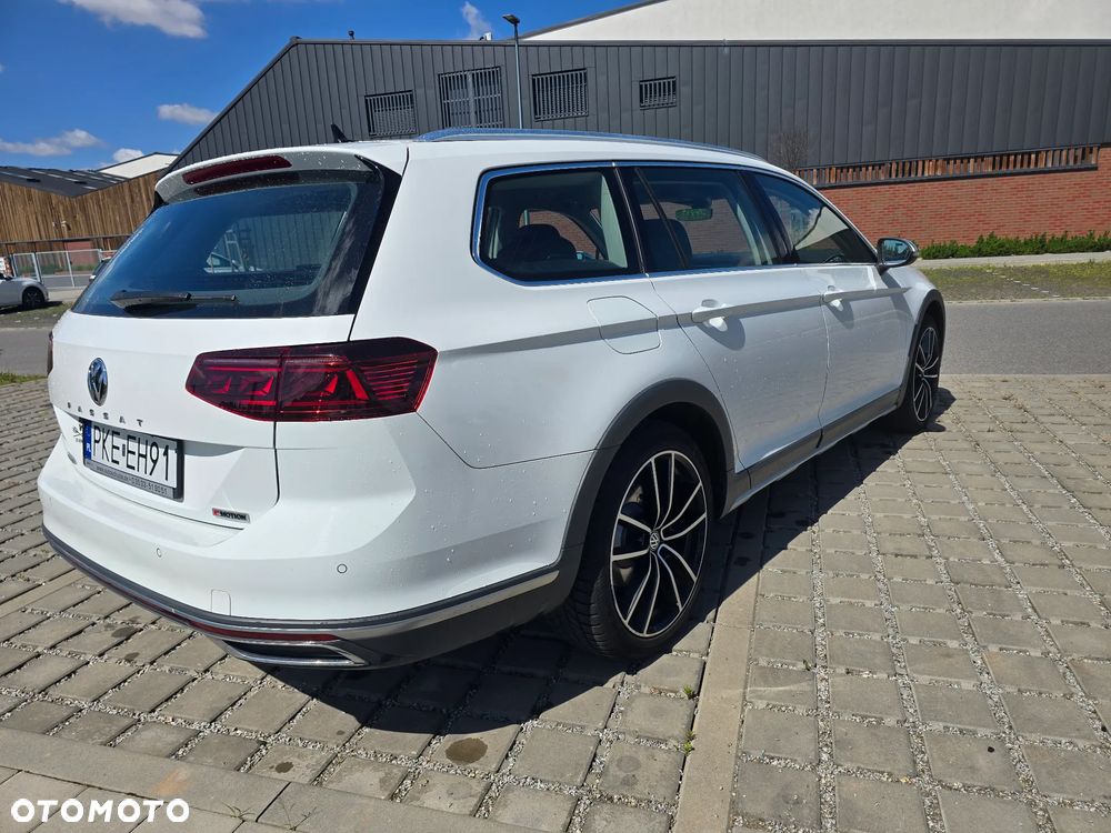 Volkswagen Passat Variant 2.0 TDI SCR 4Motion DSG Highline - 5