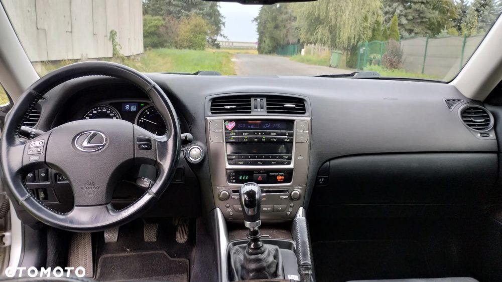 Lexus IS 220 D Prestige - 26