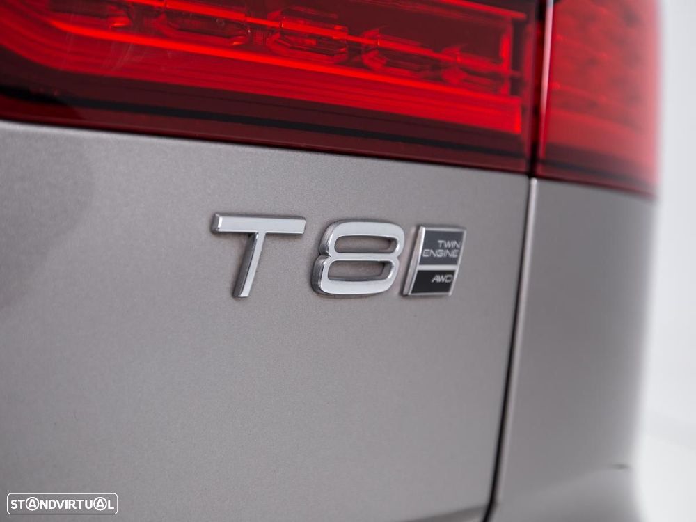 Volvo V60 2.0 T8 AWD TE Momentum Plus - 17