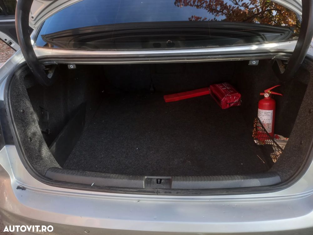 Volkswagen Jetta 1.2 TSI Comfortline - 16