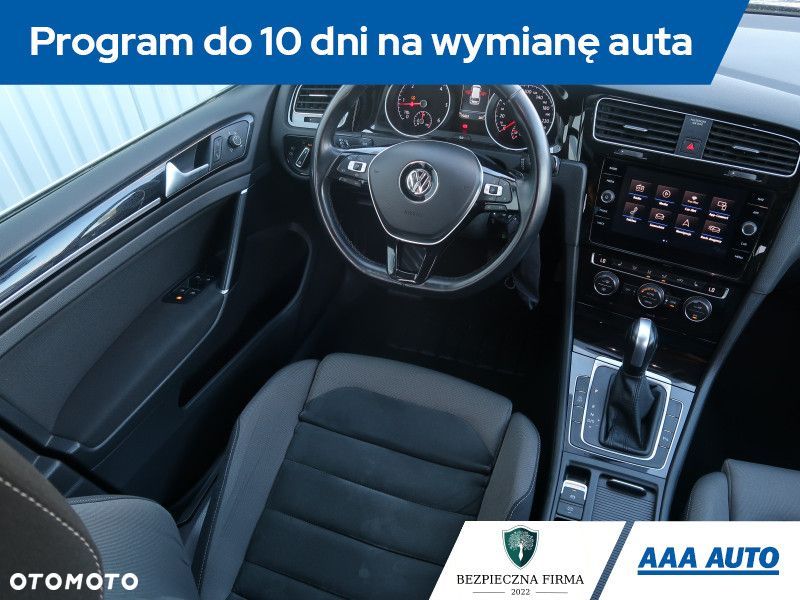 Volkswagen Golf - 8