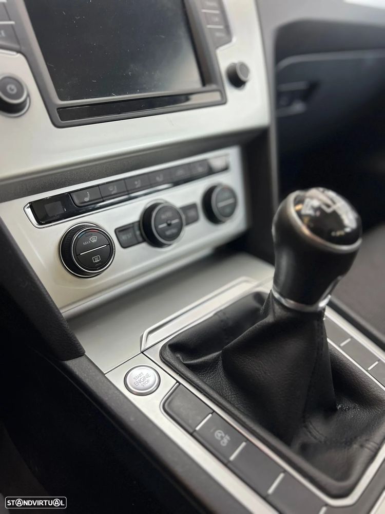 VW Passat Variant 1.6 TDI Highline - 14