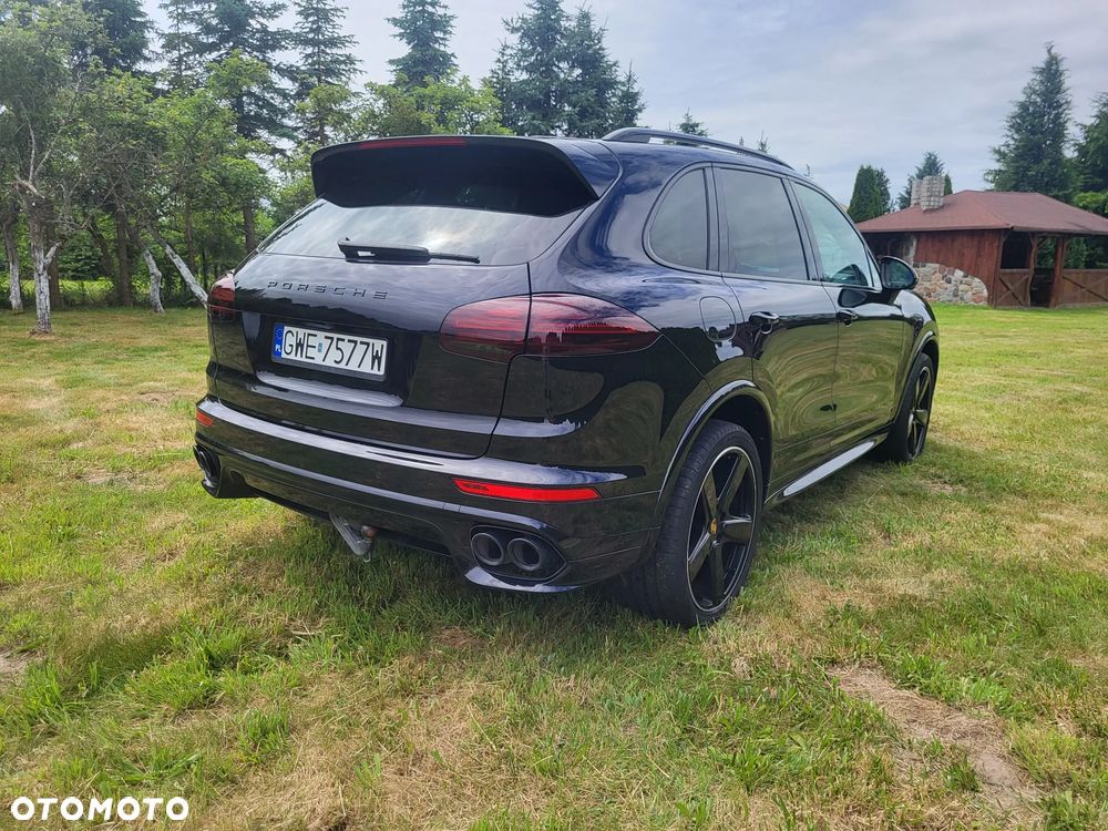 Porsche Cayenne Platinum Edition - 3