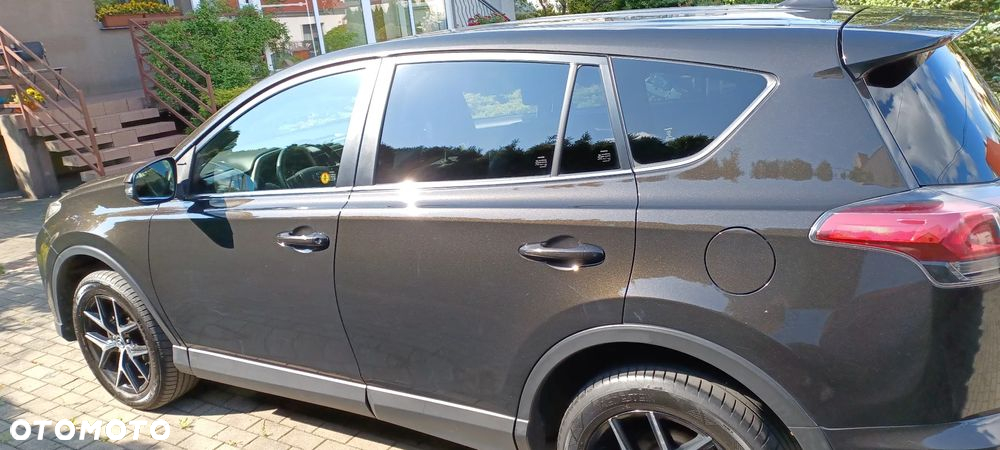Toyota RAV4 - 6