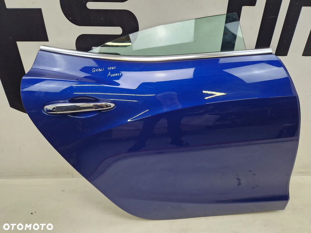 Drzwi tył tylne prawe kompletne Maserati Ghibli BLU EMOZIONE VR 406/C