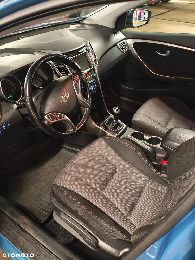 Hyundai i30 blue 1.6 CRDi Trend - 8