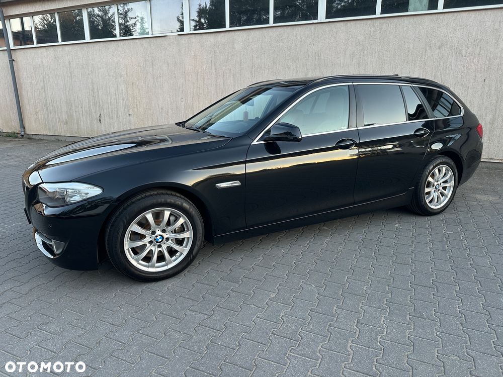 BMW Seria 5 525d Sport-Aut Modern Line - 4