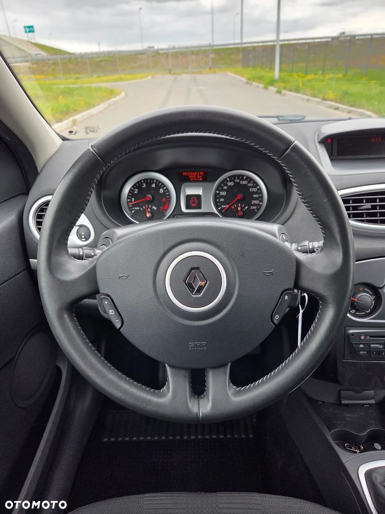Renault Clio 1.2 16V 75 nightDay - 11