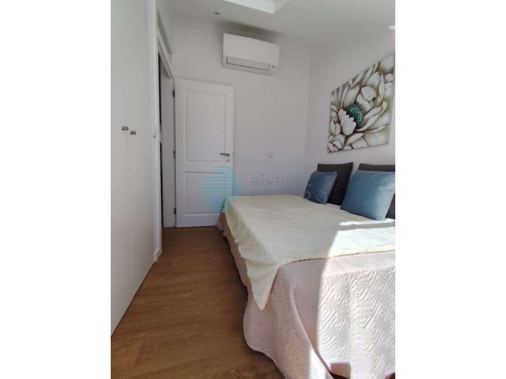 Apartamento T2, totalmente remodelado, com vista de Rio, São Vicente - Grande imagem: 3/7