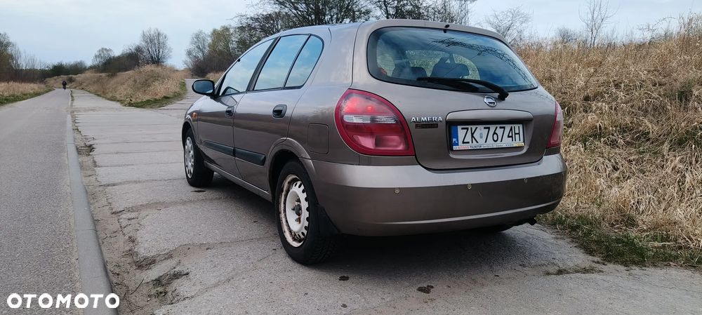 Nissan Almera - 3