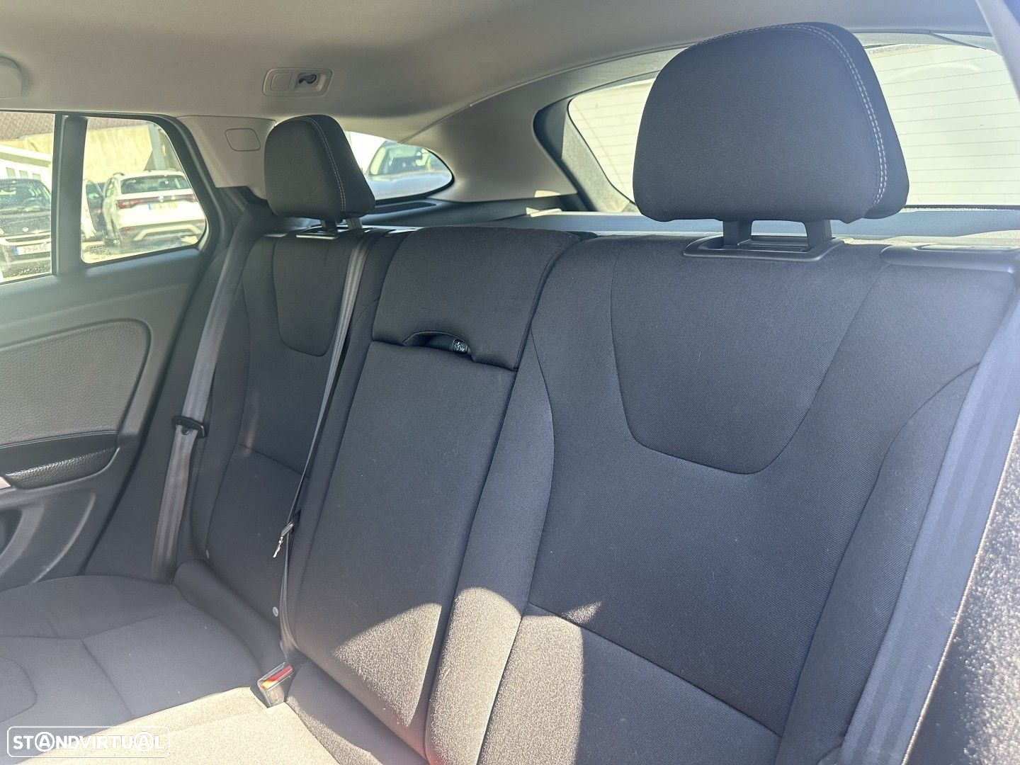 Volvo V60 1.6 D2 Momentum Eco - 20